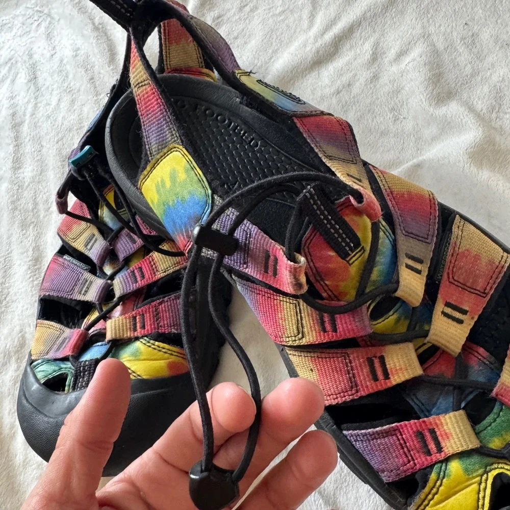 Keen Newport H2 Sandals 11.5 Mens Rainbow Tie Dye Waterproof Gorpcore Hiking